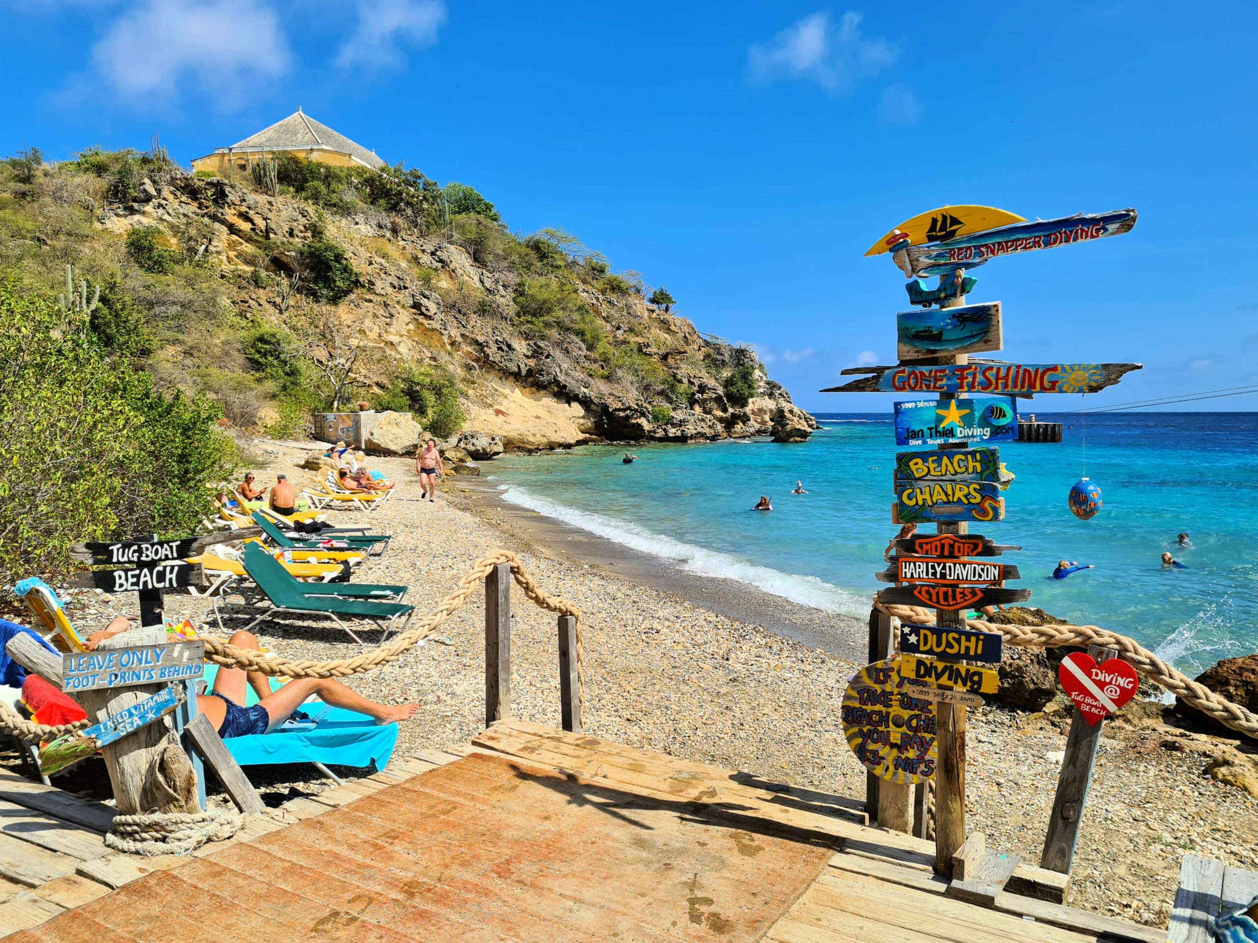 Activitieiten-Kinderen-Curacao-Tugboat-Beach-scaled
